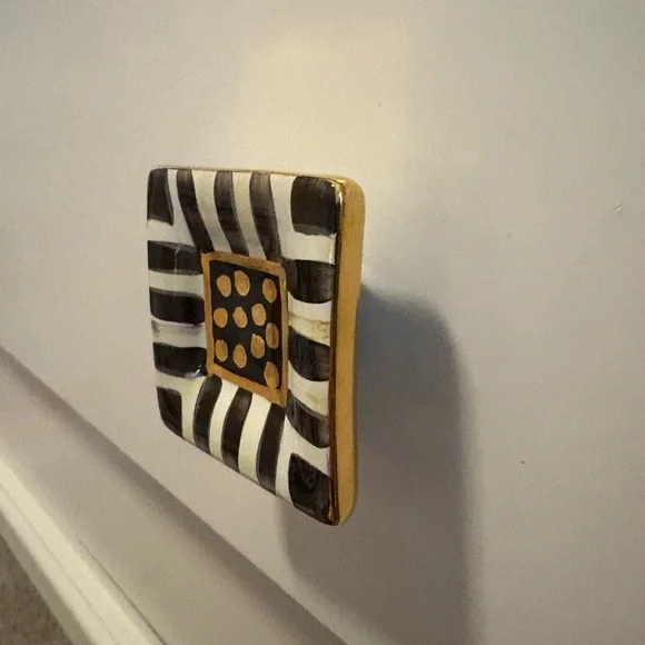 Mackenzie-Childs Courtly Stripe Knob - Picture 4 of 8